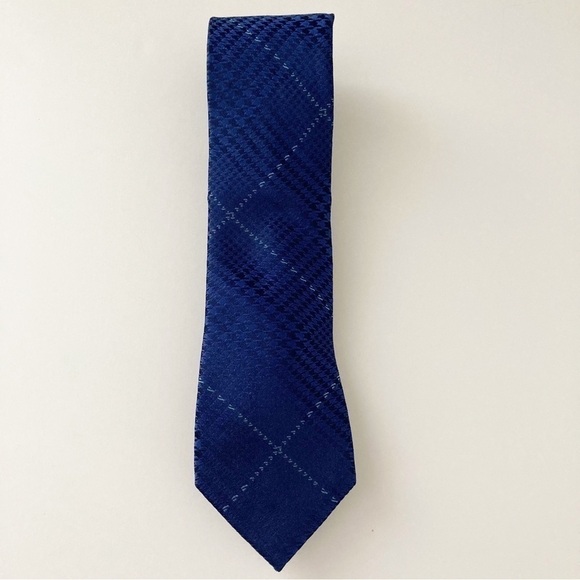 Michael Kors Silk Tie - Picture 5 of 5